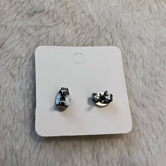 Gingerbread with Santa hat earrings - Picture 4 of 4